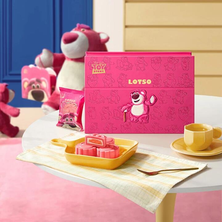 Disney Lotso Strawberry Mooncake Gift Box - 8 Pieces, 480g