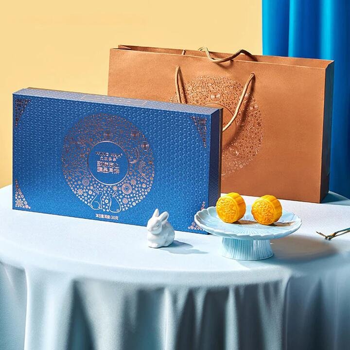 Wing Wah Premium Custard Mooncakes Gift Box - 8 Pieces, 360g