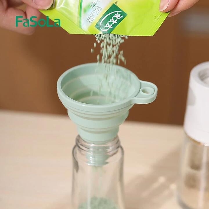 FaSoLa Collapsible Silicone Funnel - Olive Green, 7.5*6.2*7cm