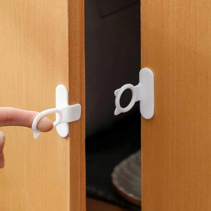 FaSoLa Multi-Functional Silicone Toilet Lid Handle – 2 Pieces Gourmet Grocer FaSoLa Multi-Functional Silicone Toilet Lid Handle - 2 Pieces