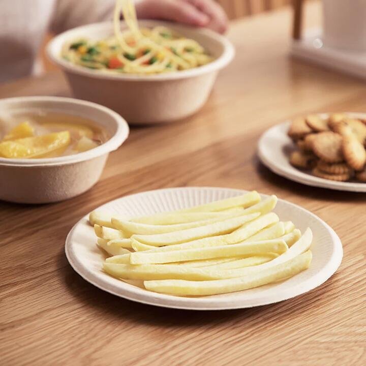 Seiichi Natural Pulp Snack Plates – 10 Pieces, 155mm Gourmet Grocer Seiichi Natural Pulp Snack Plates - 10 Pieces, 155mm