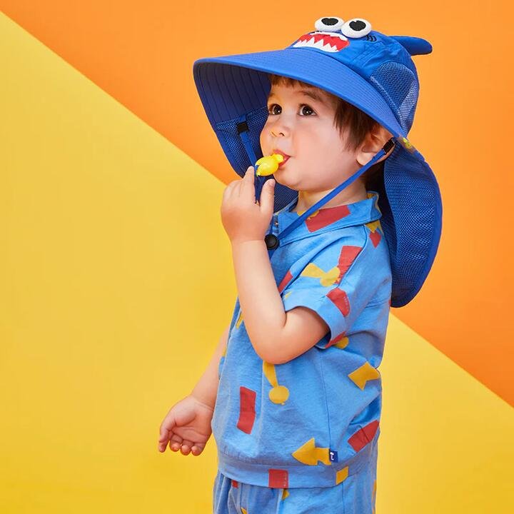 Lemonkid Children’s Sun Hat – Ocean Blue Shark (Small) with Extra Wide Brim & Neck Flap, Whistle Included Gourmet Grocer Lemonkid Children's Sun Hat - Ocean Blue Shark (Small) with Extra Wide Brim & Neck Flap, Whistle Included