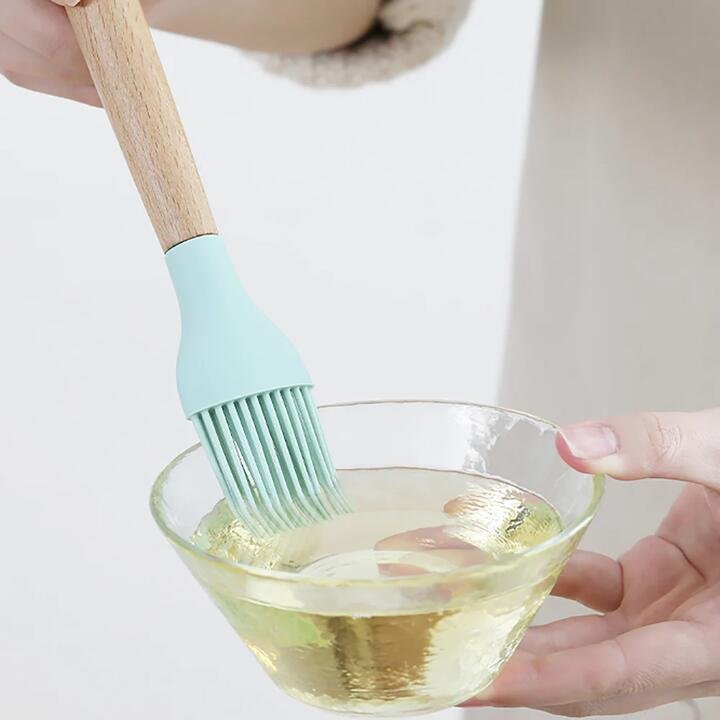 FaSoLa Beech Handle Silicone Oil Brush - Olive Green