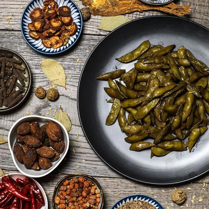 Juewei Spicy Edamame 180g