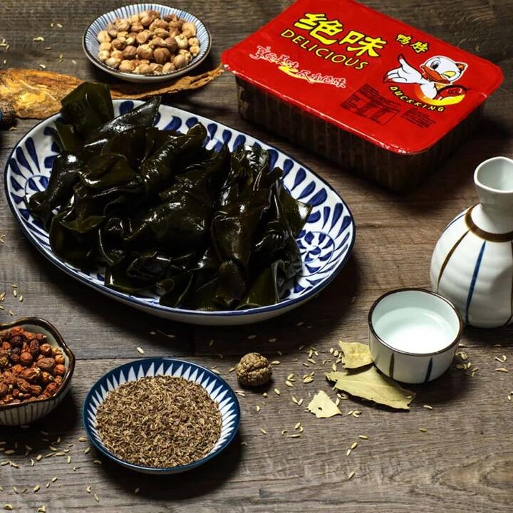 Juewei Spicy Kelp Knots - 180g