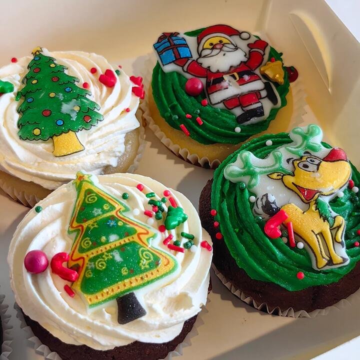KNK Christmas Themed Cupcakes - 6 Pieces, 800g