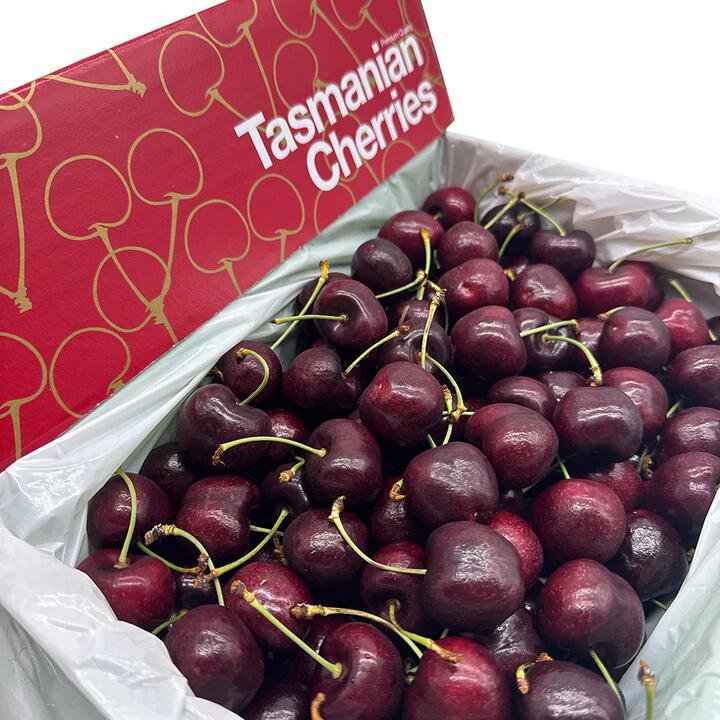 Bourbon Creek Lapin Cherries Gift Box 30mm+ – 2kg Gourmet Grocer Bourbon Creek Lapin Cherries Gift Box 30mm+ - 2kg