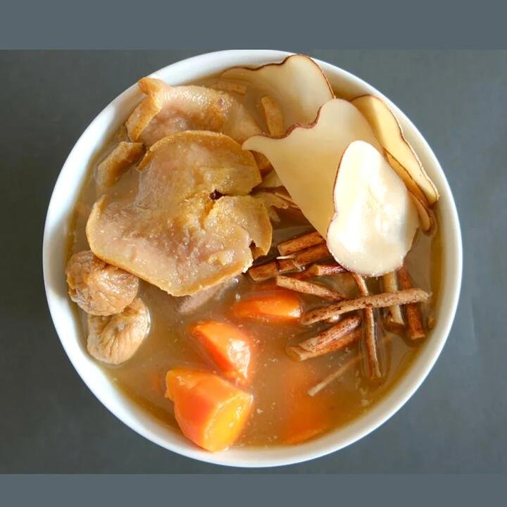 Xin Shitang Frozen Five-Finger Peach, Sea Coconut, and Snow Pear Soup – 500g Gourmet Grocer Xin Shitang Frozen Five-Finger Peach, Sea Coconut, and Snow Pear Soup - 500g