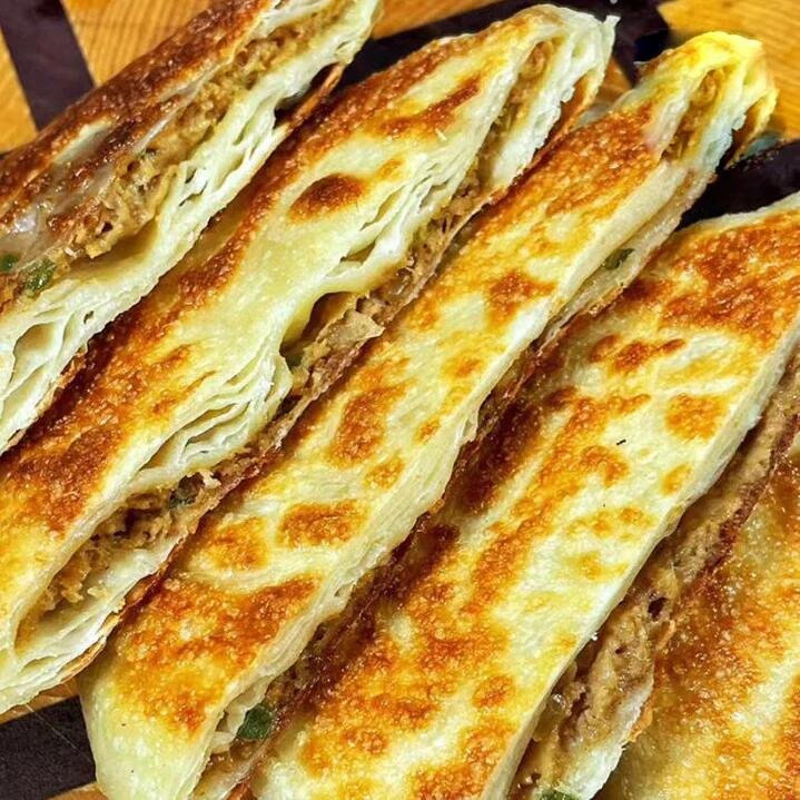 Annah's Bun Frozen Beef and Onion Pie - 4 Pieces, 400g