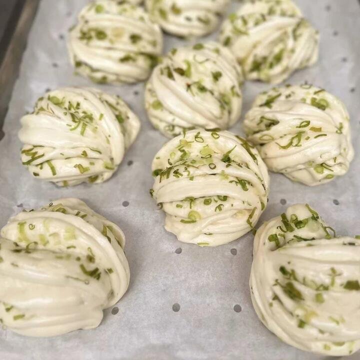 Wei Yi Scallion Flower Rolls - 330g