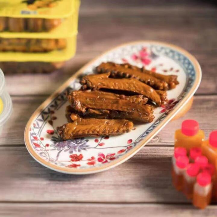 Xiao Hei Duck Sweet and Spicy Duck Wings – 300g Gourmet Grocer Xiao Hei Duck Sweet and Spicy Duck Wings - 300g