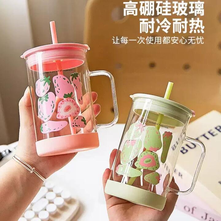 Modern Housewife Borosilicate Glass Straw Mug – Heat & Cold Resistant, Green 670ml – Reusable Iced Coffee & Smoothie Cup Gourmet Grocer Modern Housewife Borosilicate Glass Straw Mug – Heat & Cold Resistant, Green 670ml - Reusable Iced Coffee & Smoothie Cup