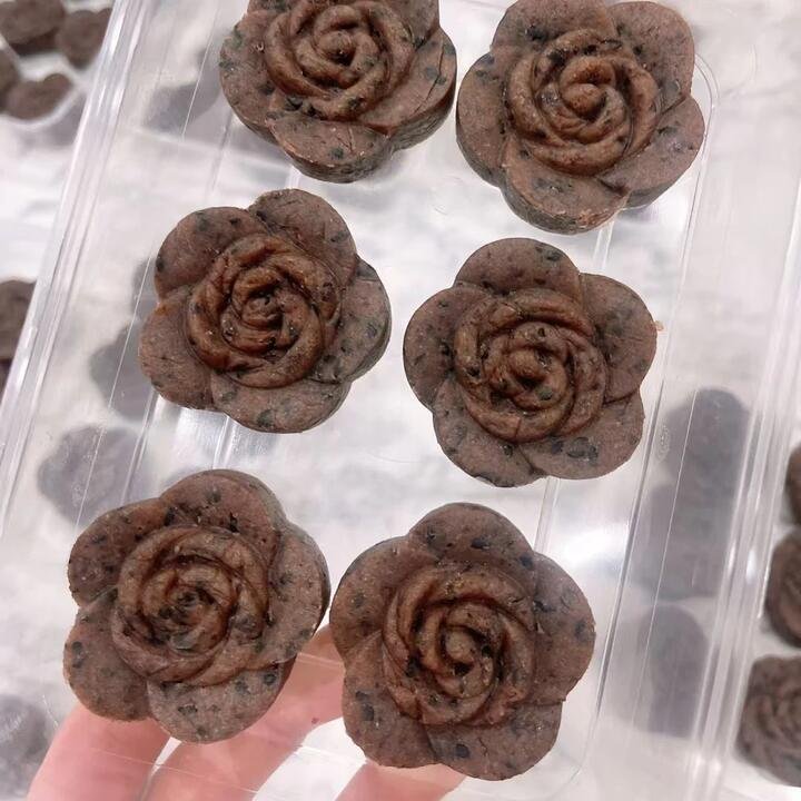 Aimeikang Frozen Poria & Job's Tears Herbal Cakes – 8 Pieces, 200g - Traditional Chinese Wellness Treat