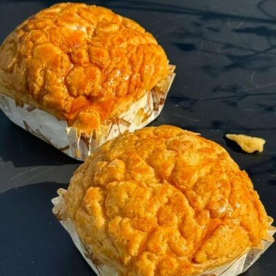 Hema Milk Custard Lava Pineapple Bun 100g – Hong Kong Style Bolo Bao Gourmet Grocer Hema Milk Custard Lava Pineapple Bun 100g - Hong Kong Style Bolo Bao